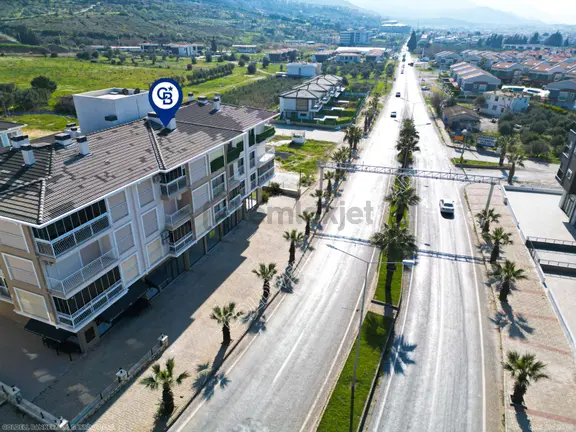Kuşadası Davutlar'da Anayol Üzeri 90m² Satılık Dükkan 1
