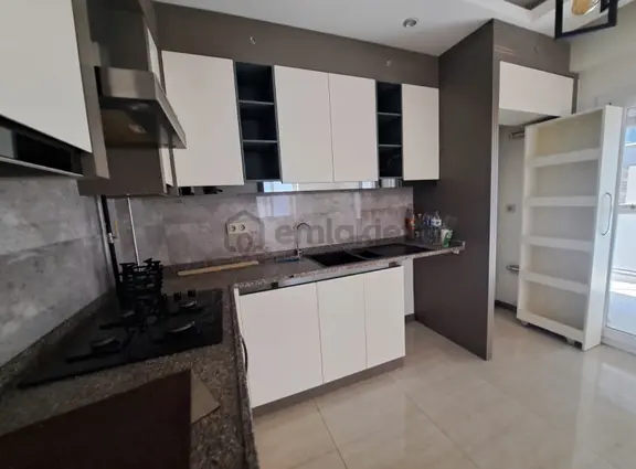 Şemikler Naz Bayrak'ta Kiralık 2+1 Daire 1
