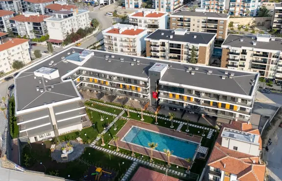 Kuşadası'nda Havuzlu Doğalgazlı Kiralık 1+1 Daire 1