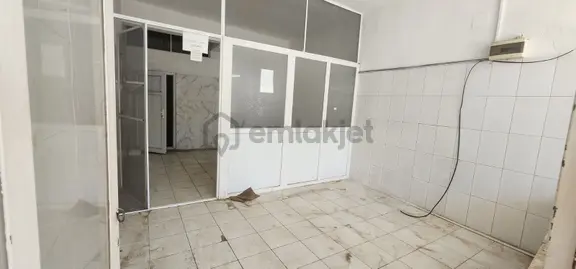 Çarşı Merkezde Zemin Kat Kiralık 35 M2 Kapalı 12 M2 Açık Alan 1