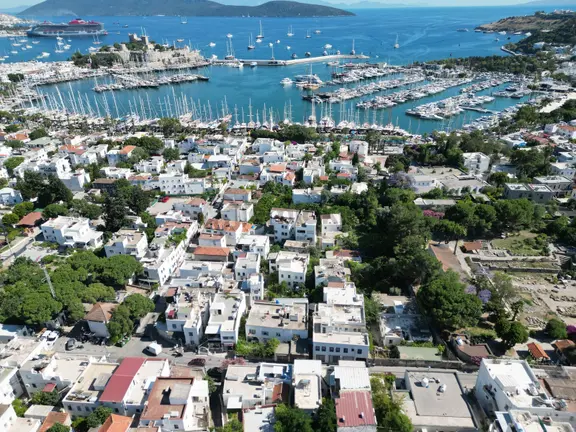 Bodrum Yeniköy'de Marina Manzaralı Müstakil Ev 2+1 1