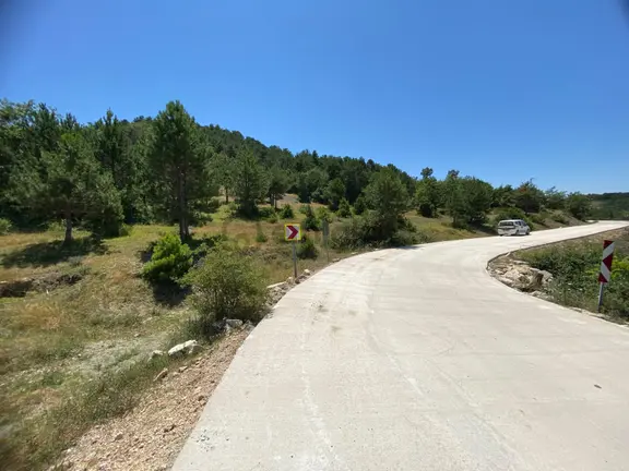 Dışdedeler Köyünde Asfalt Kenarı Harika Manzaralı 3.295 M2 1