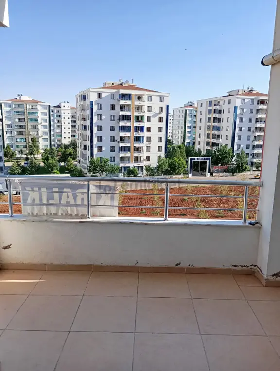 Erdem Gayrimenkulden Havaalanı Kavşağında Kiralık 3+1 Daire 2