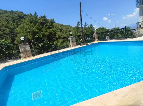 Fethiye Taşyaka'da Havuzlu 3+1 Dublex Kıralık Daire 1