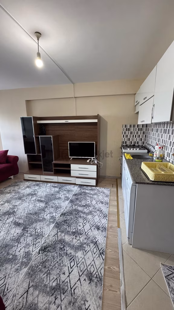 Karakaş Mahallesinde Cc Residansta Satılık Eşyalı 2+1 Daire 2
