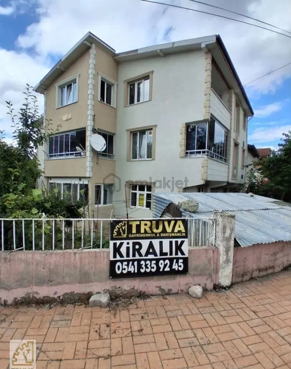 Truva/ahmetten Ladikte Merkezi Konumda Uygun Fiyatlı Kiralık 3+1 1