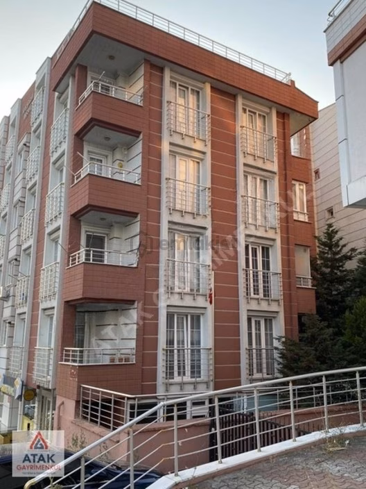 Gebze Tatlıkuyuda Özel Yapılmış 2+1 Arakat Satılık Daire 1