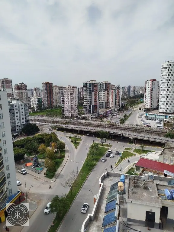 Yurt Mh Bulvar Üzerinde Hasarsız İskanlı Herkat Tek Daire Geniş Oturumlu 4+1 Kapali Mutfaklı 1