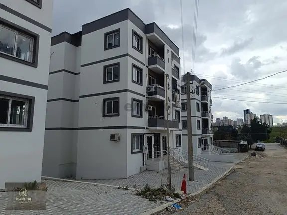 Sarıcam Atü Ünv. Karşısı Yeni Bina Satlık 1+0 Satlık Daire 1