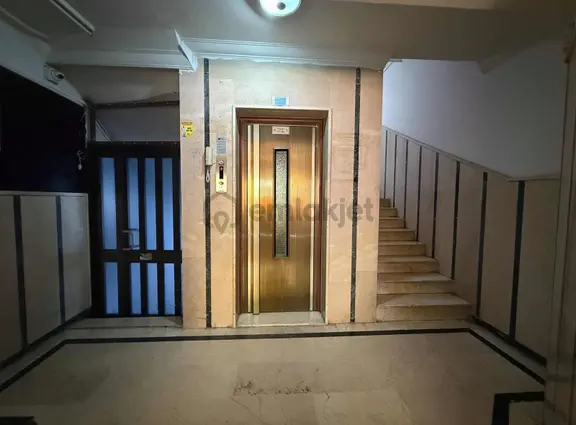 Burhanettın Onat Caddesi Üzerinde Katta 3+1 Ofis/daire 2