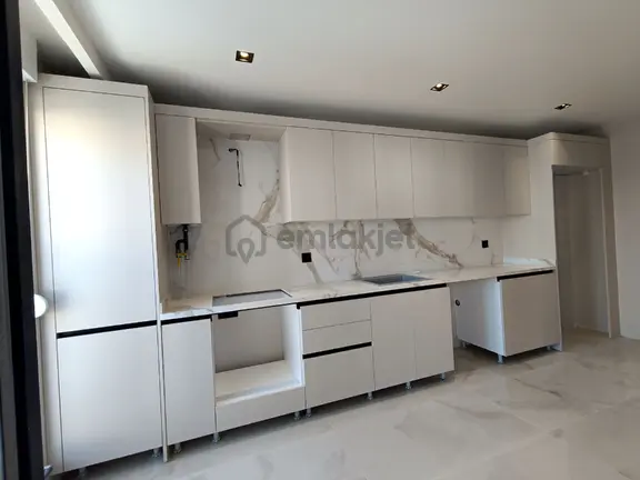 Mutlukent'te Modern Tasarımlı Cadde Üstü 3+1 Arakat Daire 1