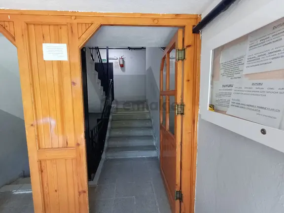 Eryaman Metroya Yakın Sitede Satılık Yüksek Giriş 3+1 2