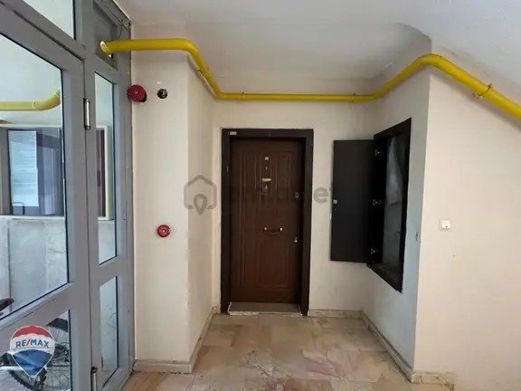 Remax Mavi Den Ayçiçeği Vadisinde Prestijli Konum Satılık 3+1 2