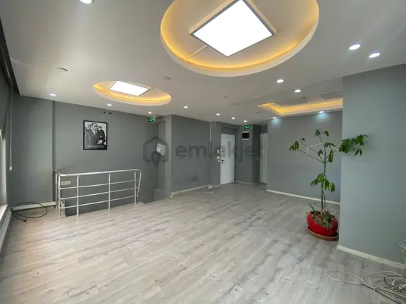 Konyaaltı Altınkum Cuma Pazarı Yakını Kiralık Ofis-iş Yeri 2