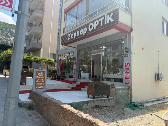 Amasya Merkez Kirazlıdere Mah. Devren Satılık Gözlükçü 2