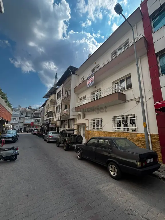 Belediye Mevkiinde Hareketli Konumda Komple Satılık Bina 1