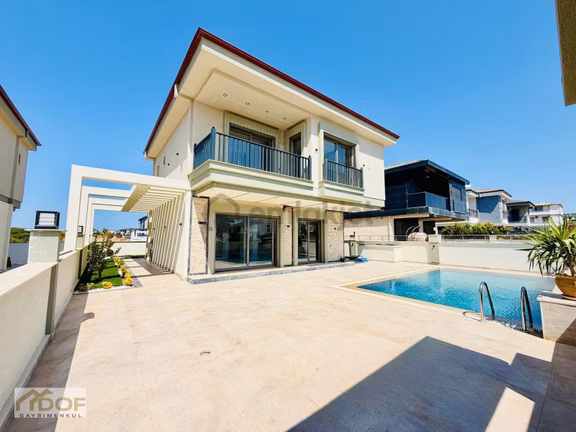 Didim Efeler Mahallesinde Ultra Lüx 4+1 Özel Tasarım Villa 1