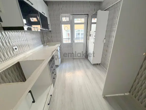 Hemdem Gayrimenkul'den Piyade'de Arakatta Yapılı 2+1 Kiralık Daire 2