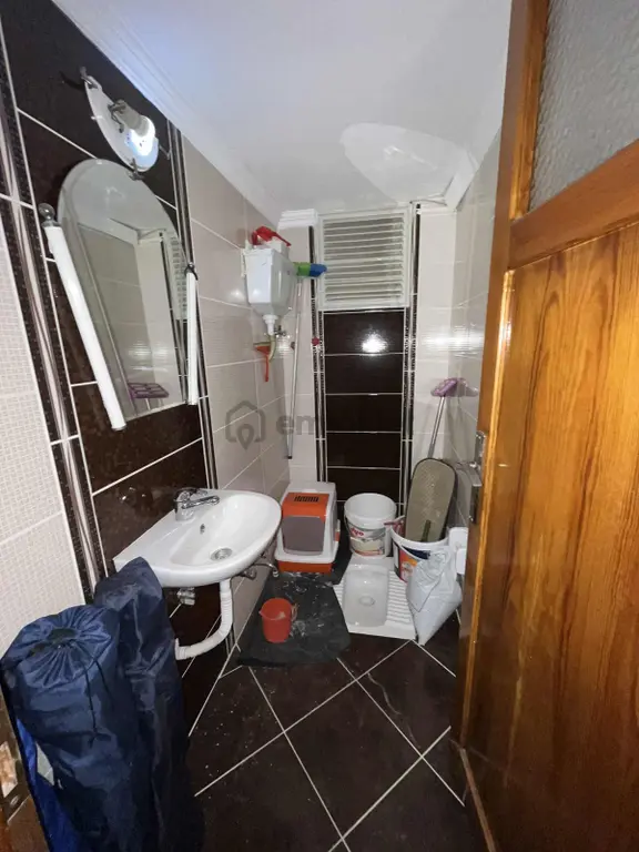 Cumhuriyet Mahallesinde Çok Güzel Konumda Ara Kat 3+1 2