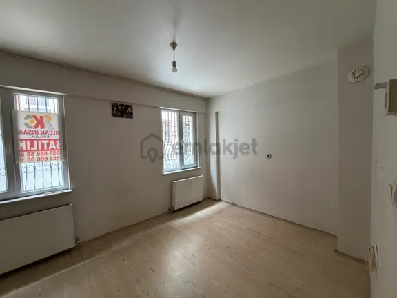 Kolçan Emlak’tan Meydan Mh. Satılık 1+1 Daire 2
