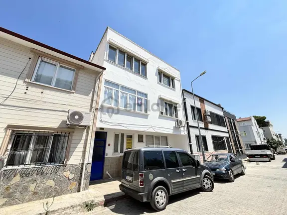Lav Gayrimenkul'den Körfez Hastanesi Yakını Komple Satılık Bina 1