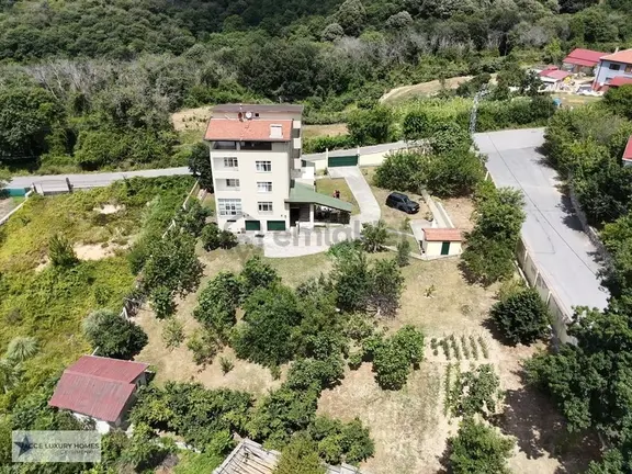 Beykoz Örnekköy'de 2.396 M2 Arsa İçerisinde 10+2 Satılık Villa 1