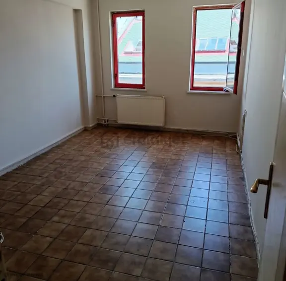 Şirin Gayrimenkulden Zaferde Kiralık Ofis 1