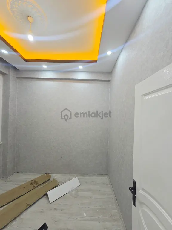 Ahmet Yesevide Satılık 2+1yüksek Giriş Kat Daire 2