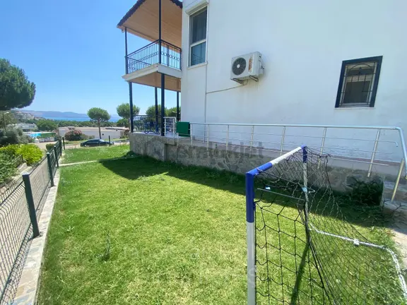 Yoncaköy İlsim Sitesinde Deniz Ve Havuz Manzaralı Satılık Yazlık 2