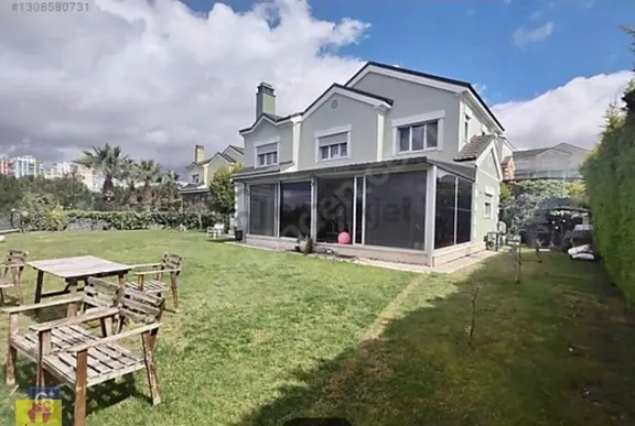 İzmir Menemen Ulukent Yamaçevler Sitesinde 700 M2 Arsalı 240m2 Kullanımlı Havuzlu Kiralık Daire 2
