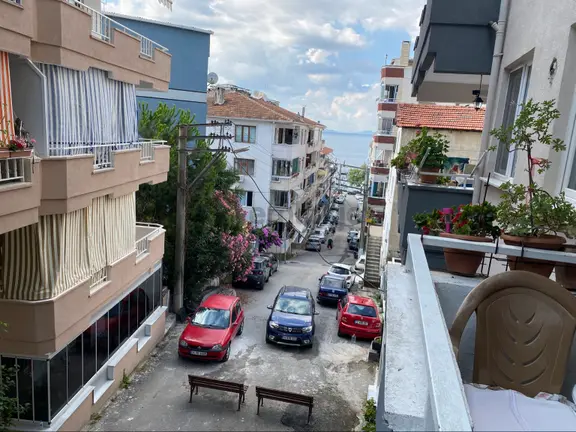 Çınarcık Harmanlar’da 2+1 90 M2 2. Kat Asansörlü Merkezi Konumda Sahile 30 Adım Kiralık Boş Daire 2