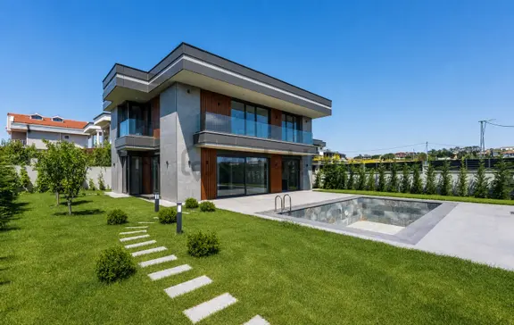 Silivri Ortaköy'de Akıllı Ev Sistemli Lüks 7+1 Villa | Havuzlu 1