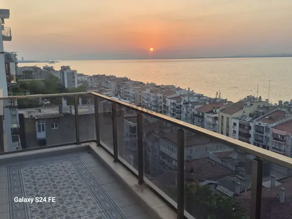 Tarihi Asansör Bölgesinde Ful Deniz Manzaralı Kiralık 3+1 Daire 2