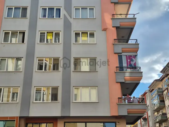 İlbey // Afyon-karaman Mh'de Satılık "arakat" 3+1 Üç Cephe Daire 2