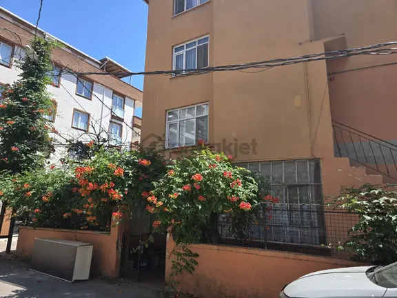 Pendik Esenyalı Mahallesin'de Satılık 3+1 Yatırımlık Fırsat 1