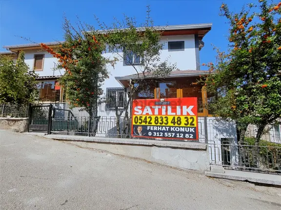 Batıkent Metro Yakını Komple Yapılı Geniş Bahçeli 4+2 Tripleks 2