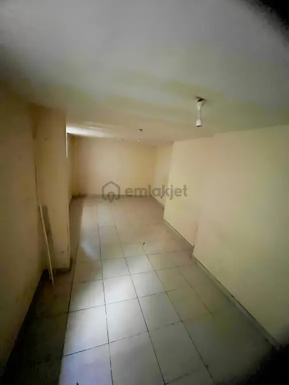 Sancaktepede Ana Caddeye Köşe Kat Mülkiyetli Satılık Dükkan 2