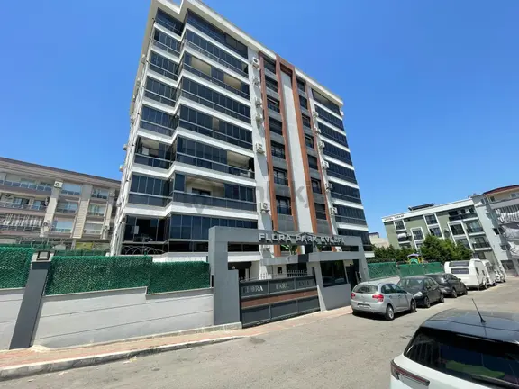 İzmir Refet Bele Flora Park Evleri Sitesinde Satılık Lüks Daire! 1