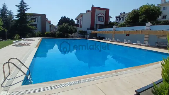 20 Villalık Prestijli Sitede Manzaralı Bahçeli Villa 1