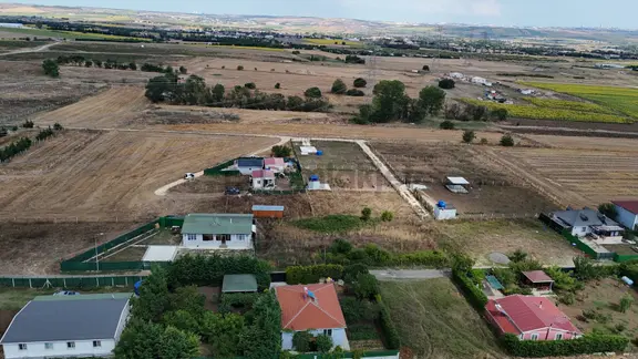 Çatalcada Yerleşim İçerisinde 300 M² Satılık Arsa 2