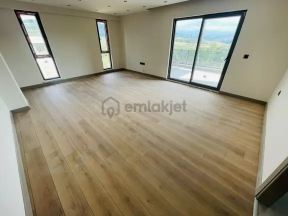 Özkan'dan Umurbey'de 212m² 4+1 Satılık Çatı Dublex 1