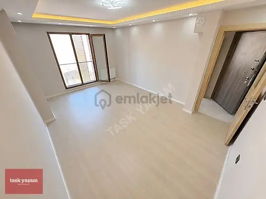 Mutlukent'e Komşu Gaziler'de Ferah,kullanışlı 2+1 Satılık Daire 1