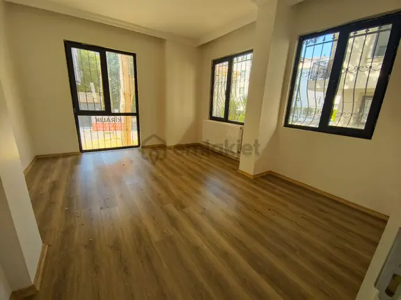 Güneyden Metroya 5 Dakika Yürüme 1+1.60m2 Y.giriş Daire 1