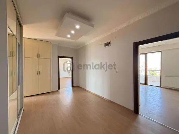Ahmet Kaya Caddesi Civarı Fırsat Satılık 3+1 Daire 2