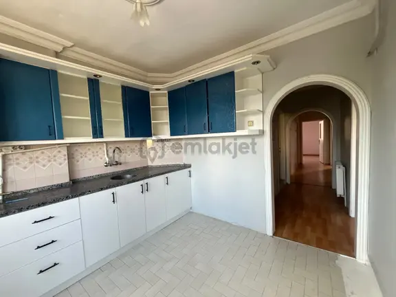 Yenikent Merkez'de Galaksi İş Merkezi Yanında Satılık 3+1 Daire 2