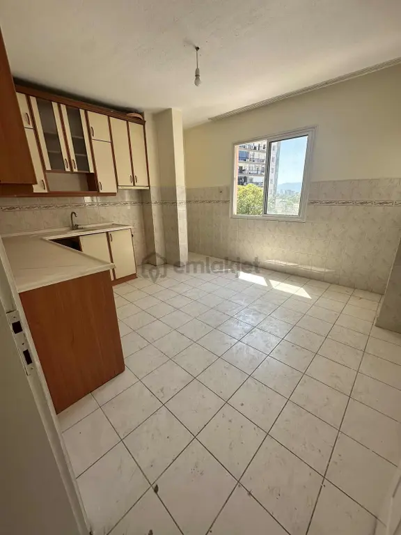 Bayraklı Tepekule Mah Cumartesi Pazarı Yakını 2 Adet Daire 2
