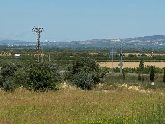 Manisa Şehzadeler Sancaklı Bozköy'de Çevre Yolu Cepheli Bağ 2