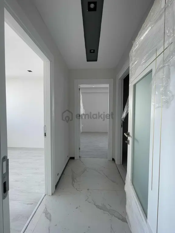 İskanlı Düşük Katlı 2+1 0(sıfır) Yeni Teslim Edilmiş Daire ! 2