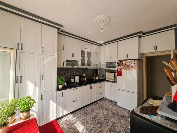 Hava Lojmanları Civarı Bakımlı Arakat 3+1 Satılık Daire 2