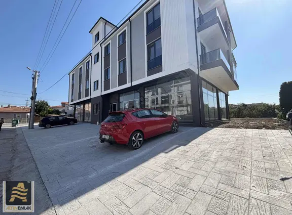 Adapazarı Gazeller Cadde Üzeri 500 M2 Kiralık Dükkan Mağaza 2